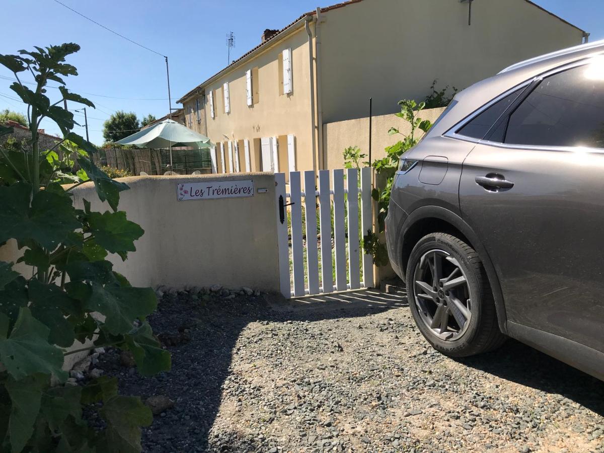 Les Tremieres Villa Le Thou Bagian luar foto