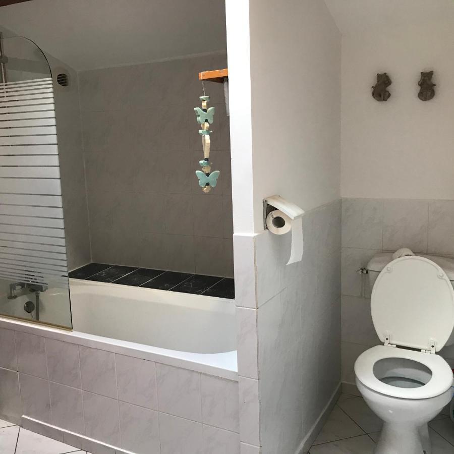 Les Tremieres Villa Le Thou Bagian luar foto