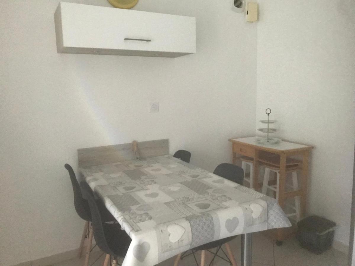 Les Tremieres Villa Le Thou Bagian luar foto
