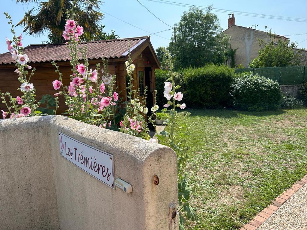 Les Tremieres Villa Le Thou Bagian luar foto
