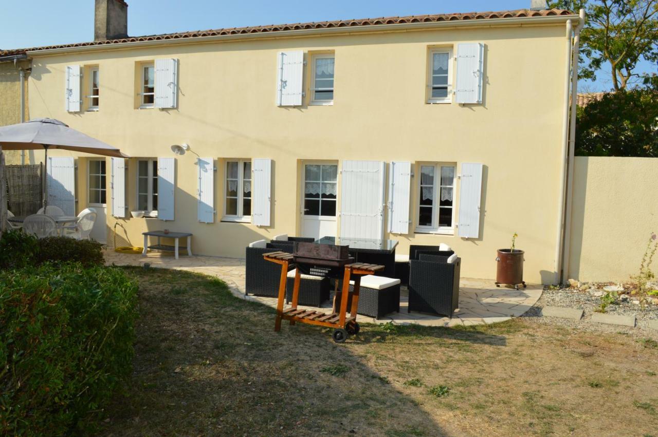 Les Tremieres Villa Le Thou Bagian luar foto