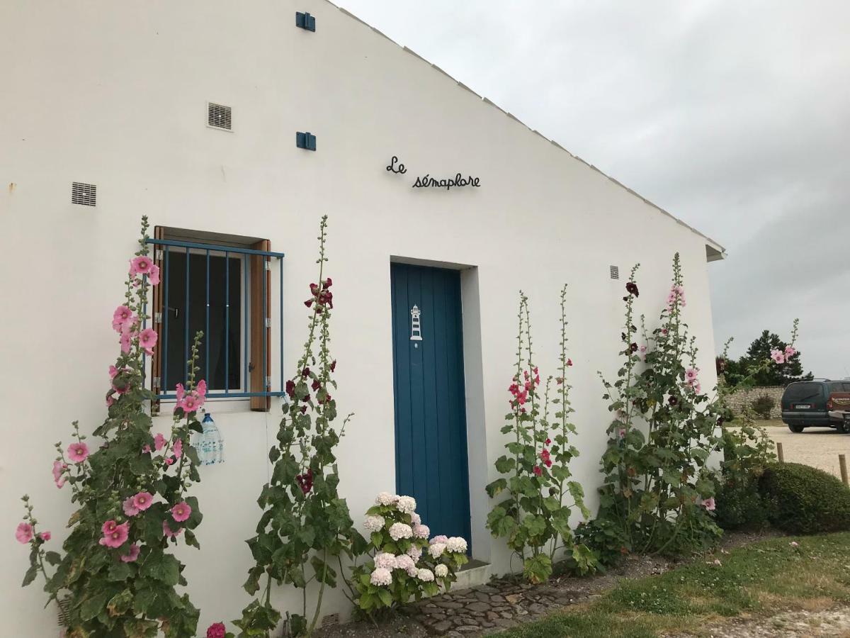 Les Tremieres Villa Le Thou Bagian luar foto